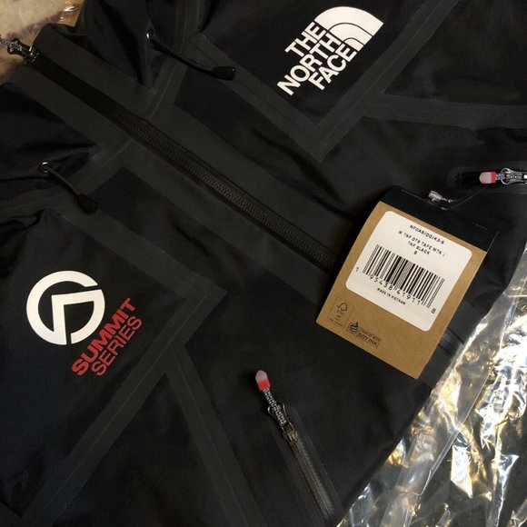 Supreme/The North Face® Summit Series Outer Tape Seam Jacket - Picture 5 of 8